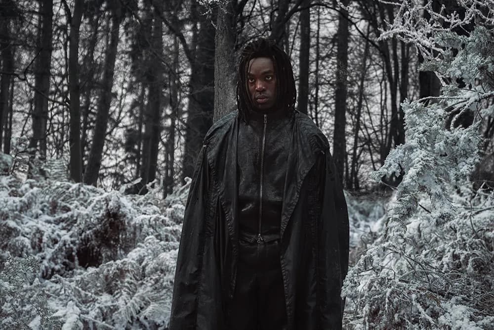 Paapa Essiedu como Severus Snape en la nueva serie. Imagen promocional oficial de Harry Potter y HBO; © Warner Bros. Entertainment Inc.
